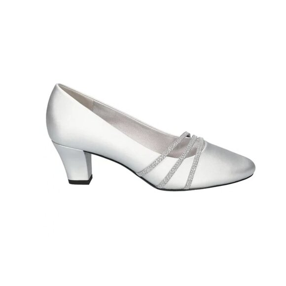 Easy Street Women's Cristiny Slip-on Pumps - Picture 2 of 5